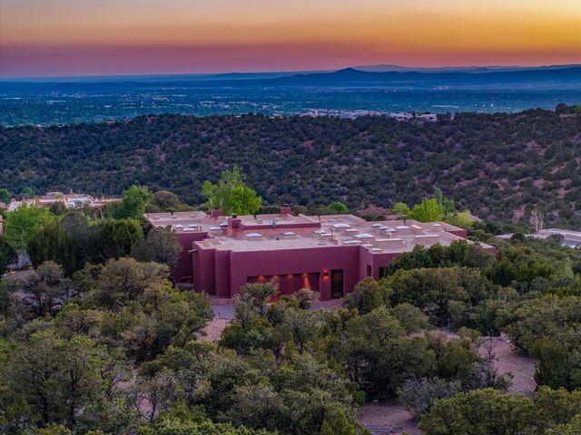 1980 Cerros Colorados, Santa Fe, NM 87501