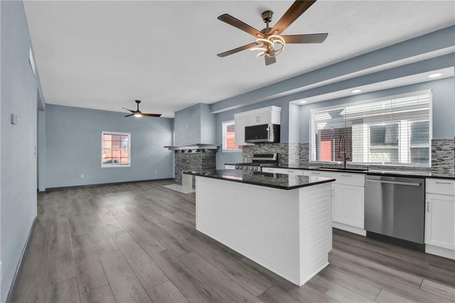 419 W Maple Avenue, Independence, MO 64050