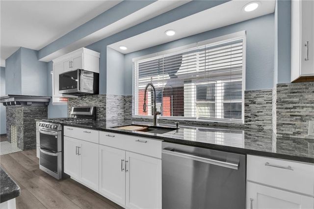 419 W Maple Avenue, Independence, MO 64050