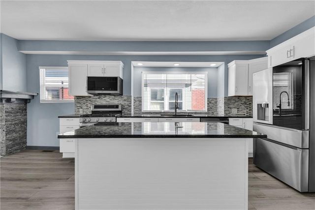 419 W Maple Avenue, Independence, MO 64050