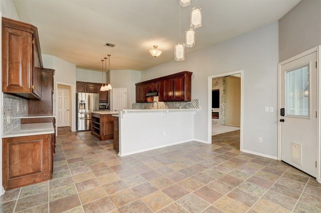 15220 Worthington Lane, Edmond, OK 73013