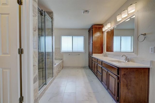 15220 Worthington Lane, Edmond, OK 73013
