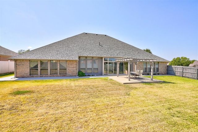 15220 Worthington Lane, Edmond, OK 73013
