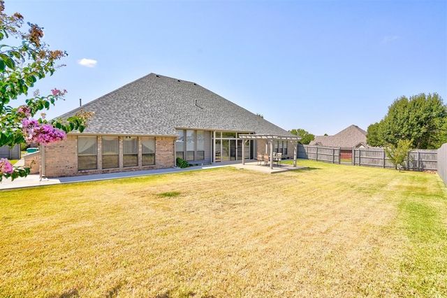 15220 Worthington Lane, Edmond, OK 73013