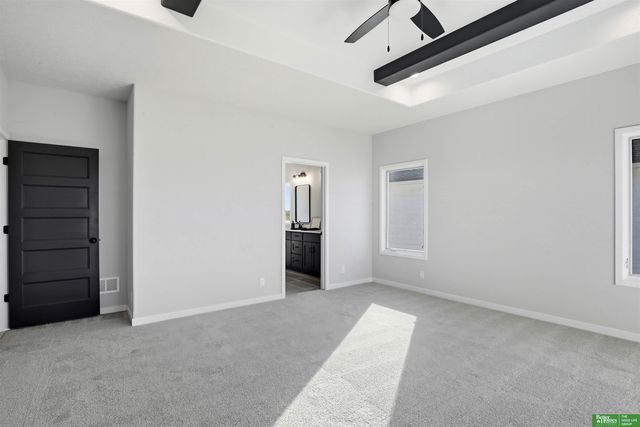 5420 N 213th Street, Elkhorn, NE 68022