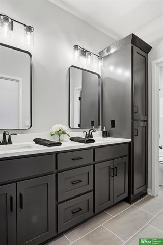 5420 N 213th Street, Elkhorn, NE 68022