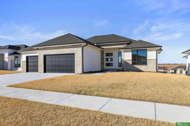 5420 N 213th Street, Elkhorn, NE 68022