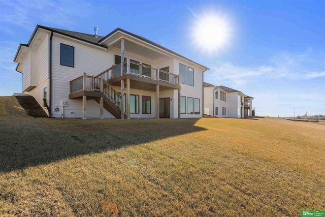 5420 N 213th Street, Elkhorn, NE 68022