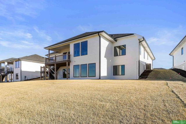 5420 N 213th Street, Elkhorn, NE 68022