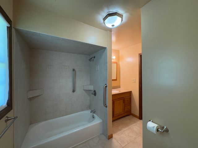 3764 Kingsway Drive, Crown Point, IN 46307