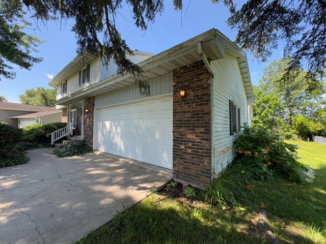 3764 Kingsway Drive, Crown Point, IN 46307