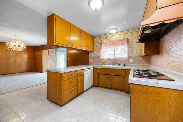 19327 Galway Ave, Carson, CA 90746