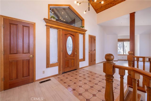 229 Shasta, Lake Arrowhead, CA 92352