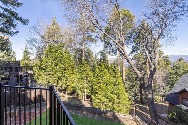 229 Shasta, Lake Arrowhead, CA 92352
