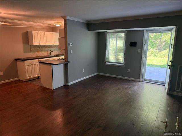 5 Laramie court 5, Coram, NY 11727