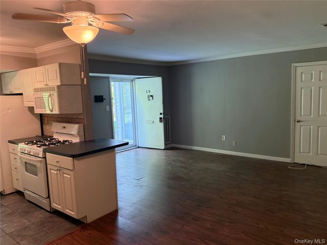 5 Laramie court 5, Coram, NY 11727