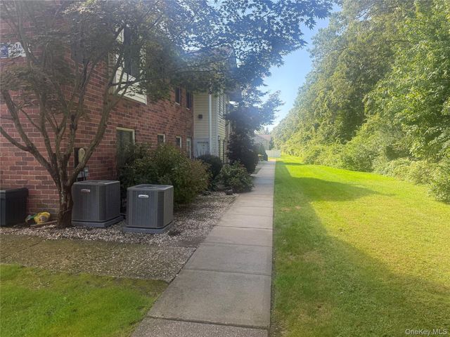 5 Laramie court 5, Coram, NY 11727