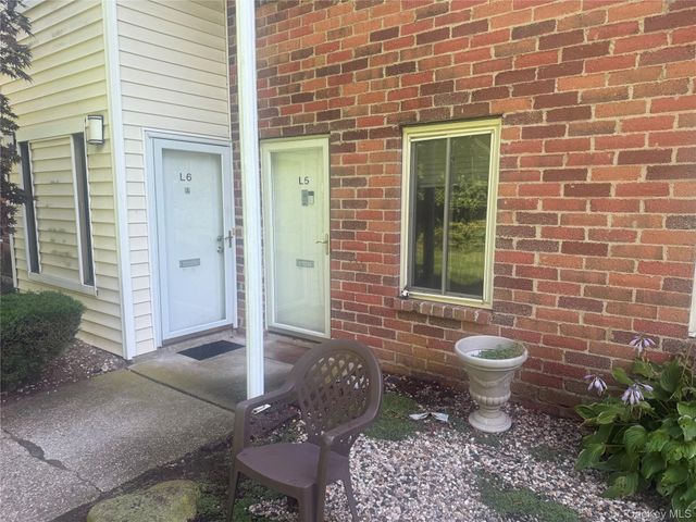 5 Laramie court 5, Coram, NY 11727