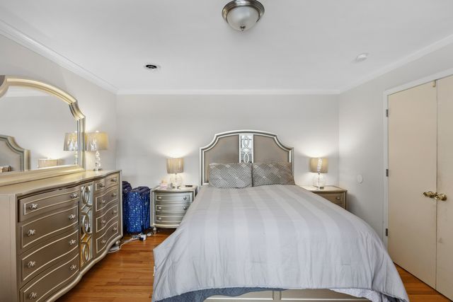 2929 Flossmoor Road, Flossmoor, IL 60422