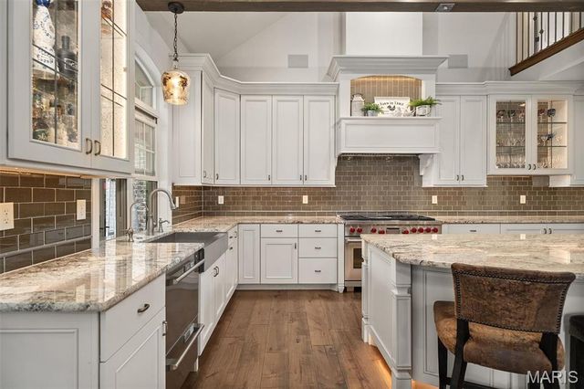 139 Frontenac Forest, Frontenac, MO 63131