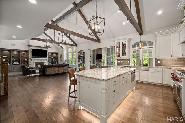 139 Frontenac Forest, Frontenac, MO 63131