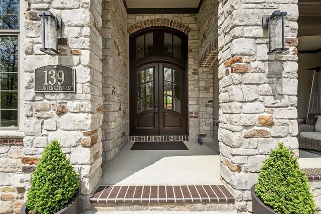 139 Frontenac Forest, Frontenac, MO 63131