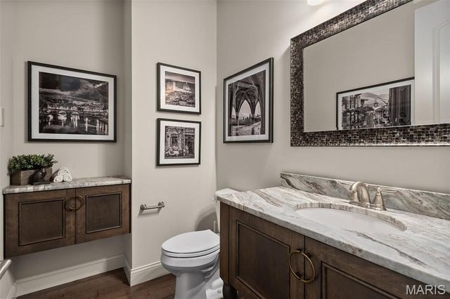 139 Frontenac Forest, Frontenac, MO 63131