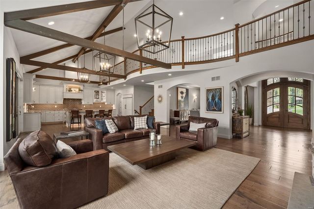 139 Frontenac Forest, Frontenac, MO 63131