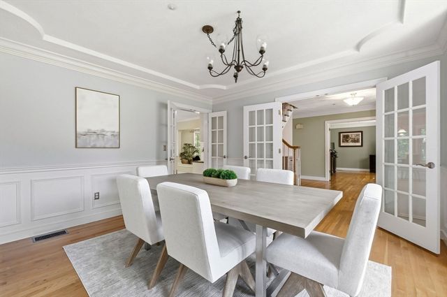 14 Puritan Ave, North Andover, MA 01845