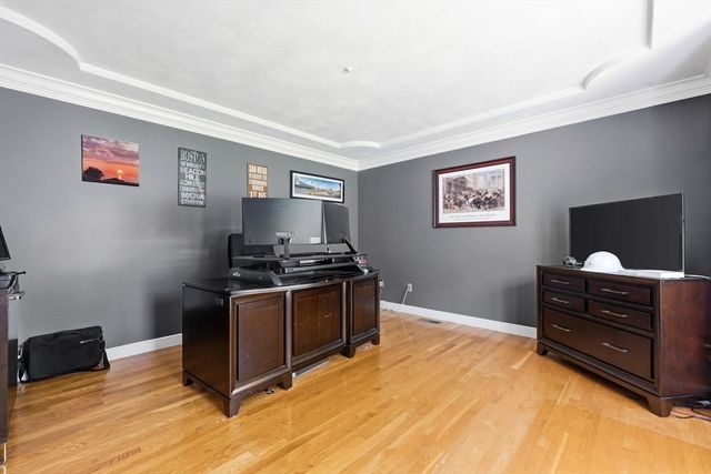 14 Puritan Ave, North Andover, MA 01845