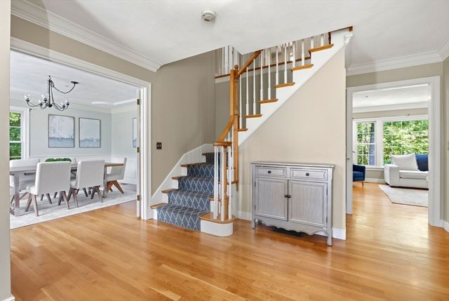 14 Puritan Ave, North Andover, MA 01845