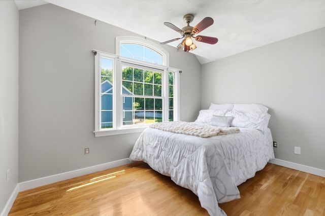 14 Puritan Ave, North Andover, MA 01845