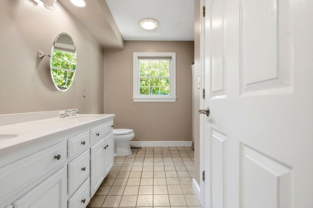 14 Puritan Ave, North Andover, MA 01845