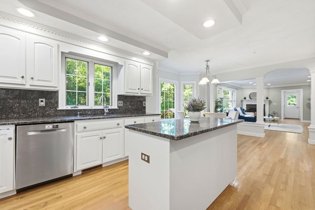 14 Puritan Ave, North Andover, MA 01845