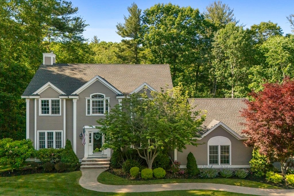 14 Puritan Ave, North Andover, MA 01845