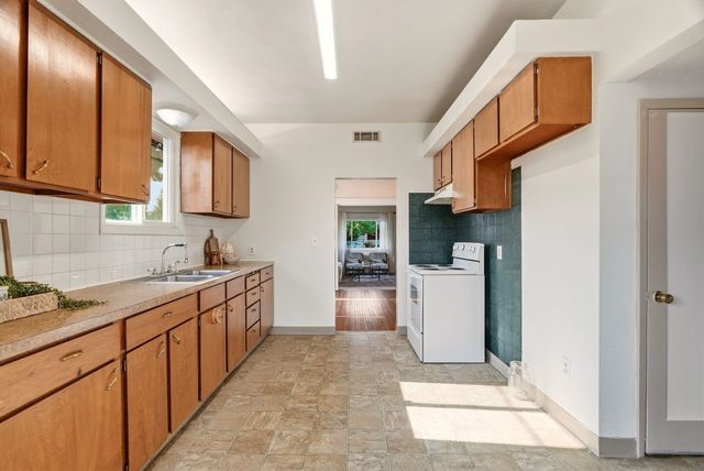 817 E Wabash Ave, Spokane, WA 99207