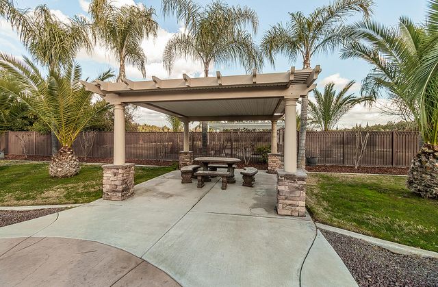 7010 S Frankwood Avenue, Reedley, CA 93654