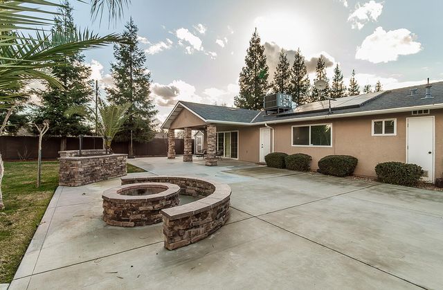 7010 S Frankwood Avenue, Reedley, CA 93654