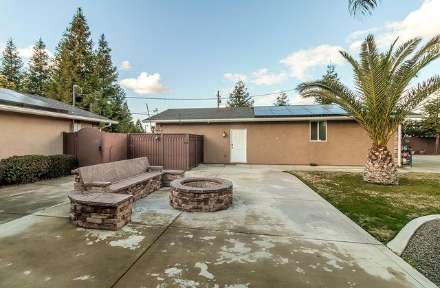 7010 S Frankwood Avenue, Reedley, CA 93654