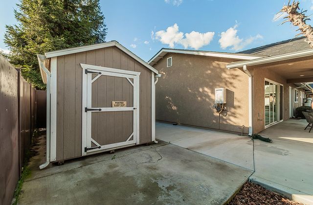 7010 S Frankwood Avenue, Reedley, CA 93654