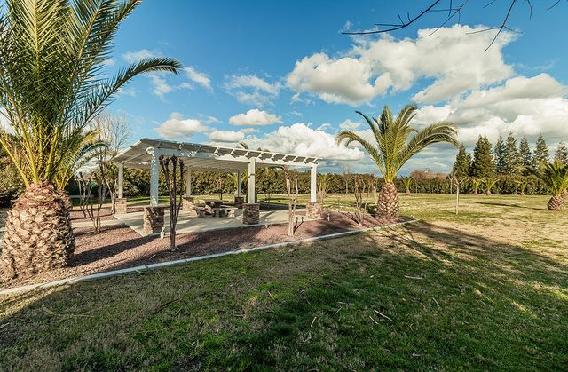 7010 S Frankwood Avenue, Reedley, CA 93654