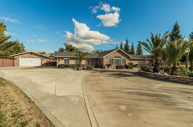 7010 S Frankwood Avenue, Reedley, CA 93654