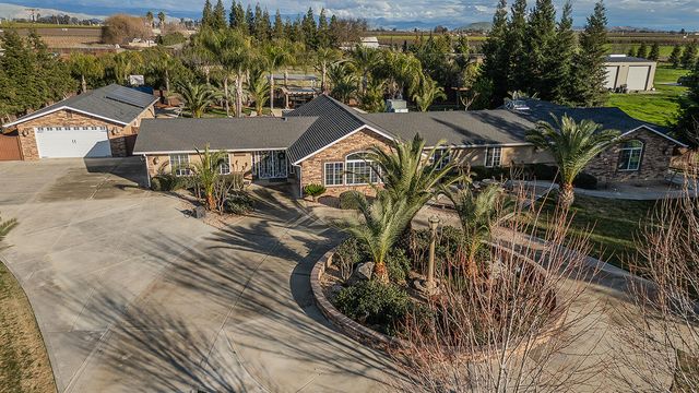 7010 S Frankwood Avenue, Reedley, CA 93654