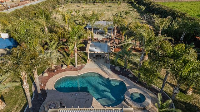 7010 S Frankwood Avenue, Reedley, CA 93654