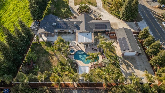 7010 S Frankwood Avenue, Reedley, CA 93654