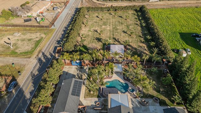 7010 S Frankwood Avenue, Reedley, CA 93654