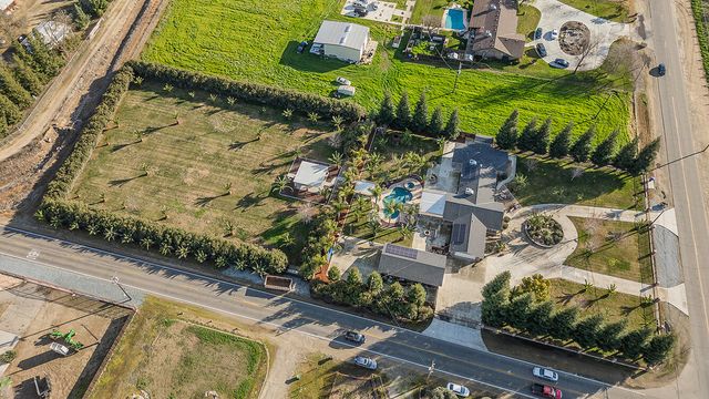 7010 S Frankwood Avenue, Reedley, CA 93654