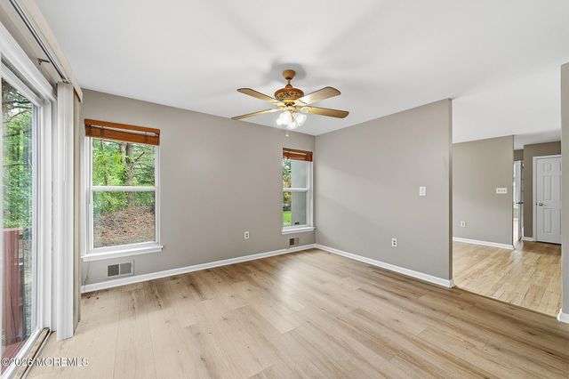 24 Parkside Drive, Jamesburg, NJ 08831