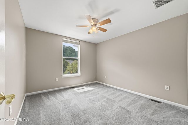 24 Parkside Drive, Jamesburg, NJ 08831