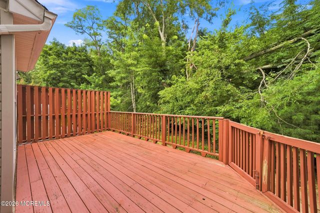 24 Parkside Drive, Jamesburg, NJ 08831